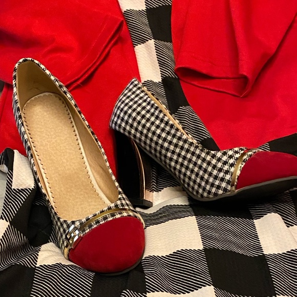 Dress - Picture 2 of 2